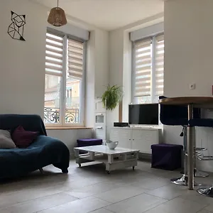 Joli Au Centre De Apartamento