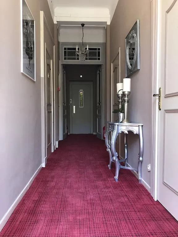 Hotel Oxford Cannes 3*,  France